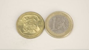 Estonya altın sikke ve 1 Euro yazı tura 2003 sürümü