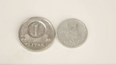 Eski Lithuanian litlar sikke ve 1 centas sikke