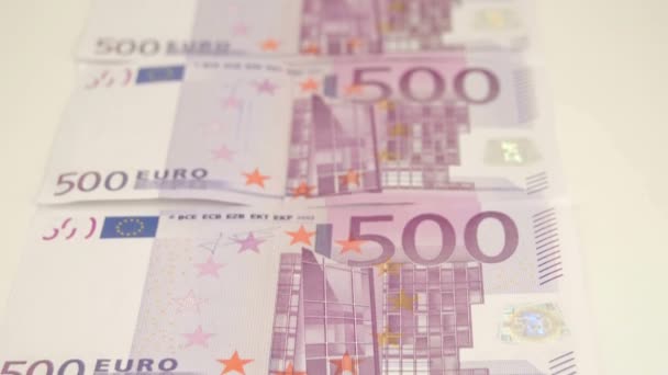 4 x 500 Euro rekeningen op de tafel geplaatst — Stockvideo