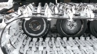 Kar arka çapa kamyon yan görünüm