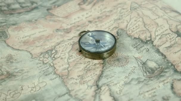 Les flèches de boussole se déplacent obtenir quelques directions 