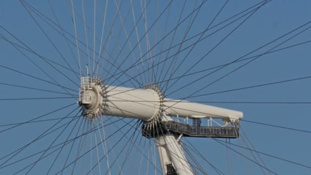 London eye büyük ve sağlam tüpler — Stok video