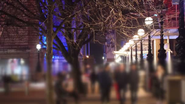 Un des trottoirs achalandés — Video