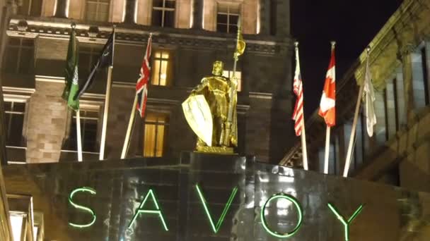 Externe weergave van Savoy hotel — Stockvideo