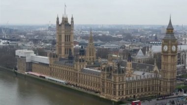 Westminster Sarayı arkadan görünüm