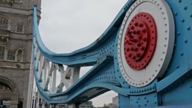 Kule köprü mavi bir parçası