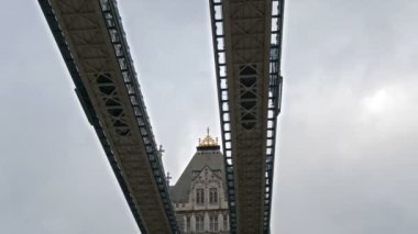 Kule köprü mavi bir parçası