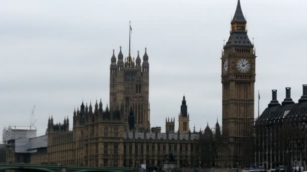 Der Palast von Westminster und der große Ben — Stockvideo