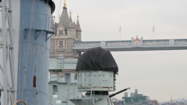 En del av den blå Tower Bridge — Stockvideo