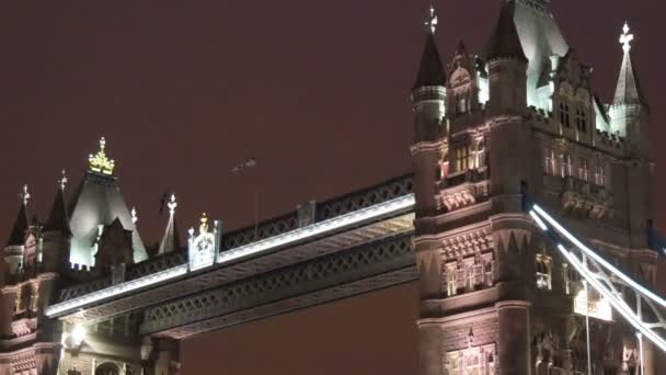 Der riesige turm in london — Stockvideo