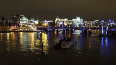 Thames Nehri'nin Üstten Görünüm