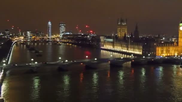 Rušné ulice podél Big Ben — Stock video