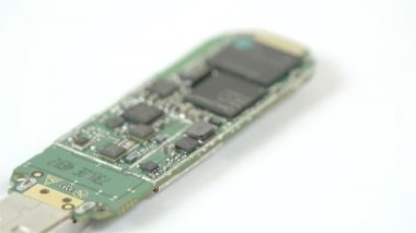 USB sopa küçük küçük parça