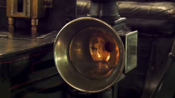 modèle de vieille voiture dans le musée 