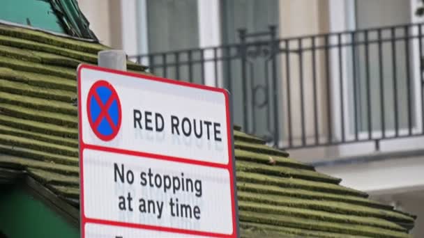 No Red Route sign in London — Stock Video