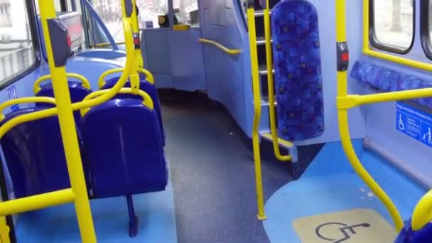 Wewnątrz wygląda czerwony autobus w Londynie — Wideo stockowe