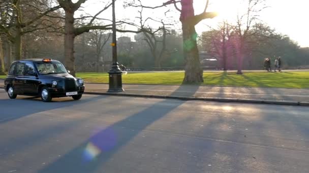 Ταξί του Λονδίνου μαύρο — Αρχείο Βίντεο