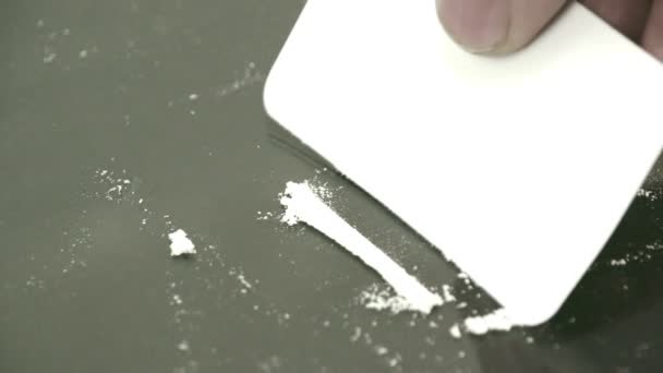 Narcotic powder on table — Stock Video