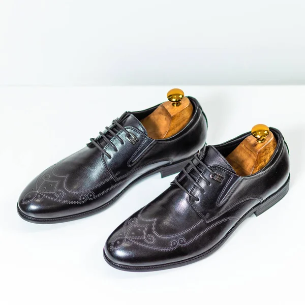 Men\'s classic black shoes close up