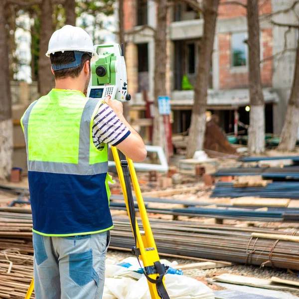 Trabalhador Topografia Construção Estaleiro — Fotografia de Stock