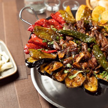 Patlıcan, patates ve domatesli kese. Sac Tava, Sac Kavurma