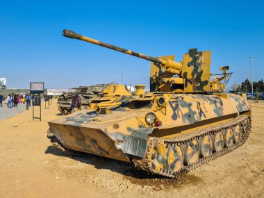 MT-LB zırhlı araçtaki AZP S-60 Bakü, Azerbaycan, 04-16-2021