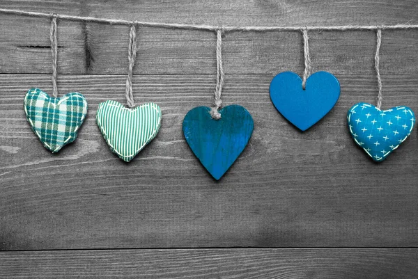 Cartão de saudação amorosa com corações turquesa — Fotografia de Stock