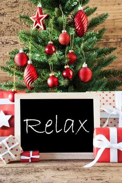 Árbol de Navidad colorido con texto Relajarse —  Fotos de Stock