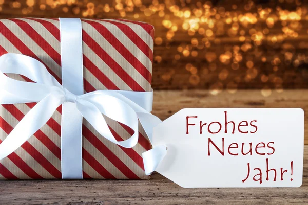 Regalo di Natale atmosferico con etichetta, Neues Jahr significa nuovo anno — Foto Stock