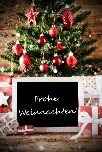 Tree With Frohe означает "С Рождеством" — стоковое фото