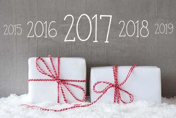 Dos regalos con nieve, Cronología 2017 —  Fotos de Stock