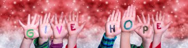 Çocuk Elleri Sözcük İnşa Ediyor Umut Veriyor, Kızıl Noel Arkaplanı