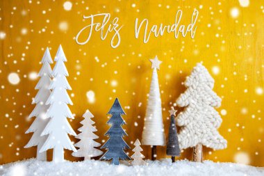 Ağaçlar, kar taneleri, sarı arka plan, Feliz Navidad Mutlu Noeller