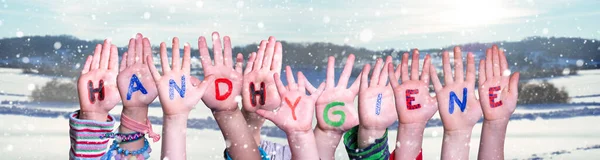 Kids Hands holding Word Handhygiene Mean Hand Higiénia, havas téli háttér — Stock Fotó