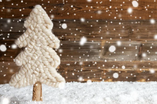 ファブリッククリスマスツリー、雪、コピースペース、雪の結晶 — ストック写真