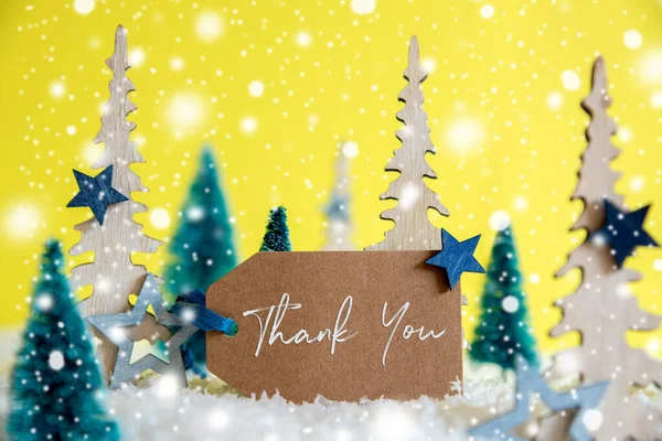 Karácsonyfa, hópehely, sárga háttér, címke, szöveg Köszönöm — Stock Fotó