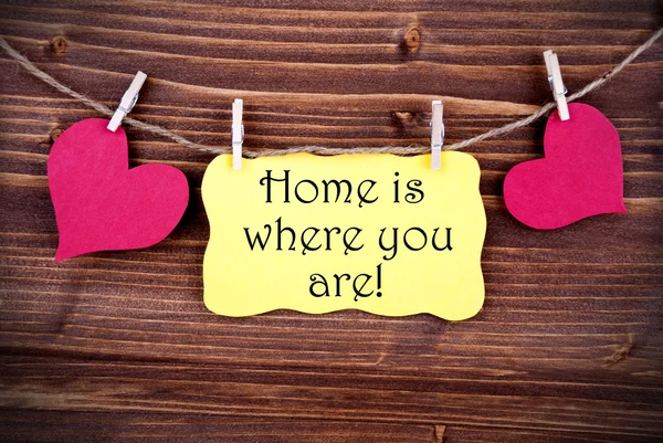 Yellow Lable Saiing Home Is Where You Are — стоковое фото