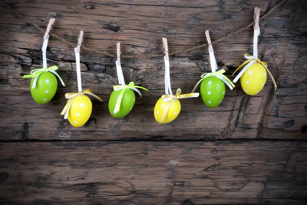 Six Green And Yellow Easter Eggs With Frame — Stock Photo, Image