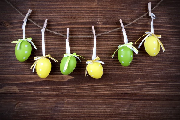 Six Green And Yellow Easter Eggs With Frame — Stock Photo, Image