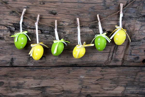 Six Green And Yellow Easter Eggs — Stock Photo, Image