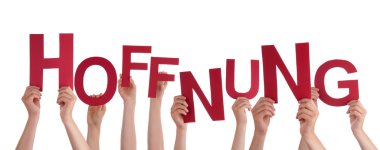 İnsanlar Holding Almanca sözcük Hoffnung umut anlamına gelir.