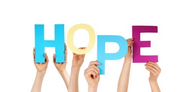 Birçok renkli tutan elleriyle umut kelime