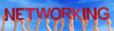 Mavi gökyüzü ağ kırmızı düz Word el ele tutuşur