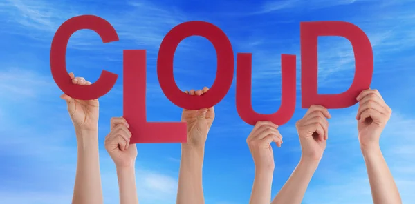 Många händer som håller röda ord moln blå himmel — Stockfoto