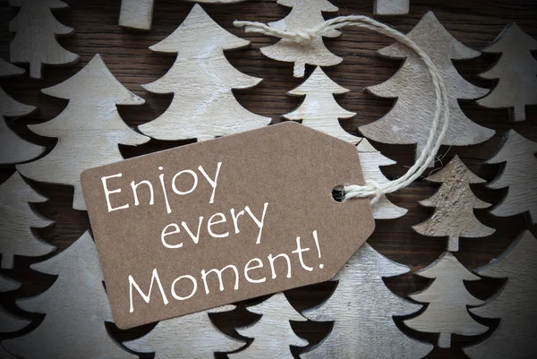 Etiqueta de Natal marrom com desfrutar de cada momento — Fotografia de Stock
