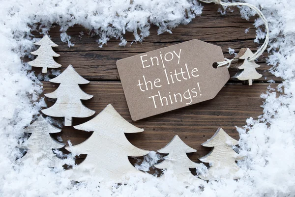 Etiqueta Árvores de Natal e neve desfrutar de pequenas coisas — Fotografia de Stock