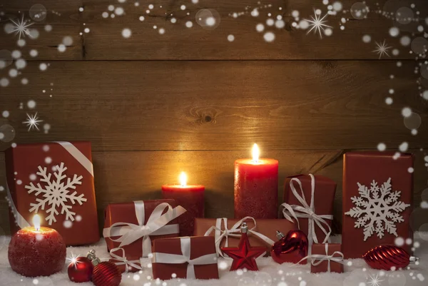 Christmas Decoration, Red Candles, Presents And Snow, Snowflakes — Stock Photo, Image