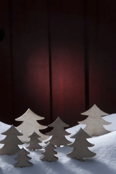 Cuatro árboles de Navidad de madera blanca, nieve —  Fotos de Stock