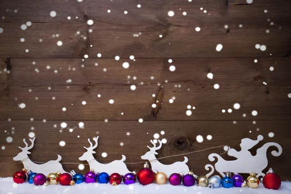 Papai Noel trenó com renas, neve, bolas de Natal, flocos de neve — Fotografia de Stock