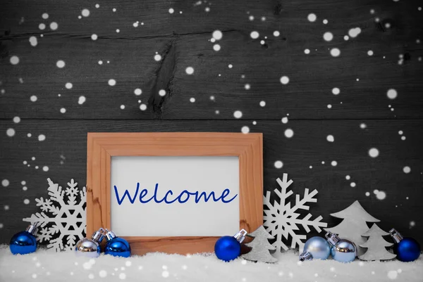 Сине-серые рождественские украшения, снег, приветствие, снежинки — стоковое фото